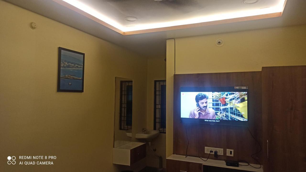E Lodge Visakhapatnam Buitenkant foto